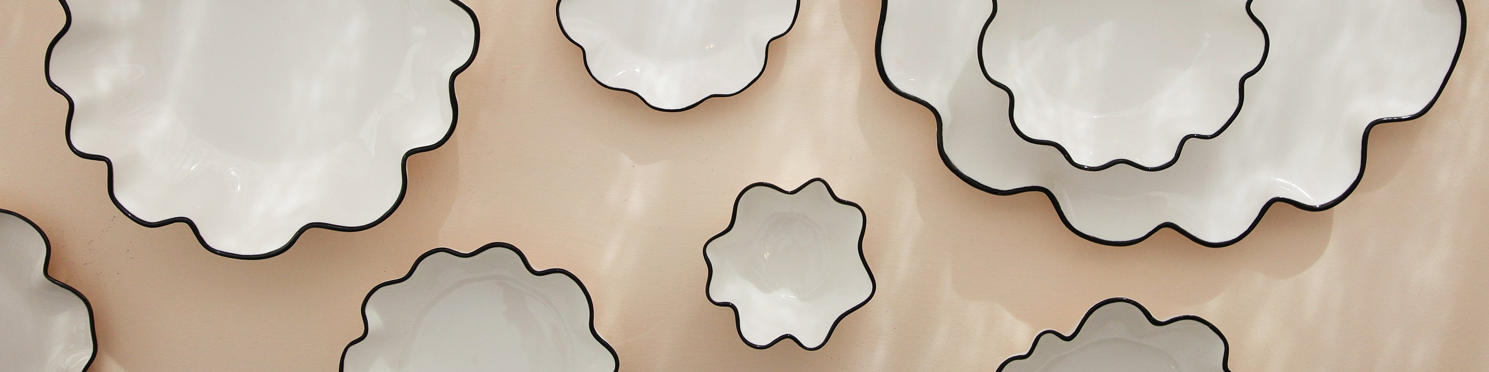 The Willow Scalloped Dinnerware Collection